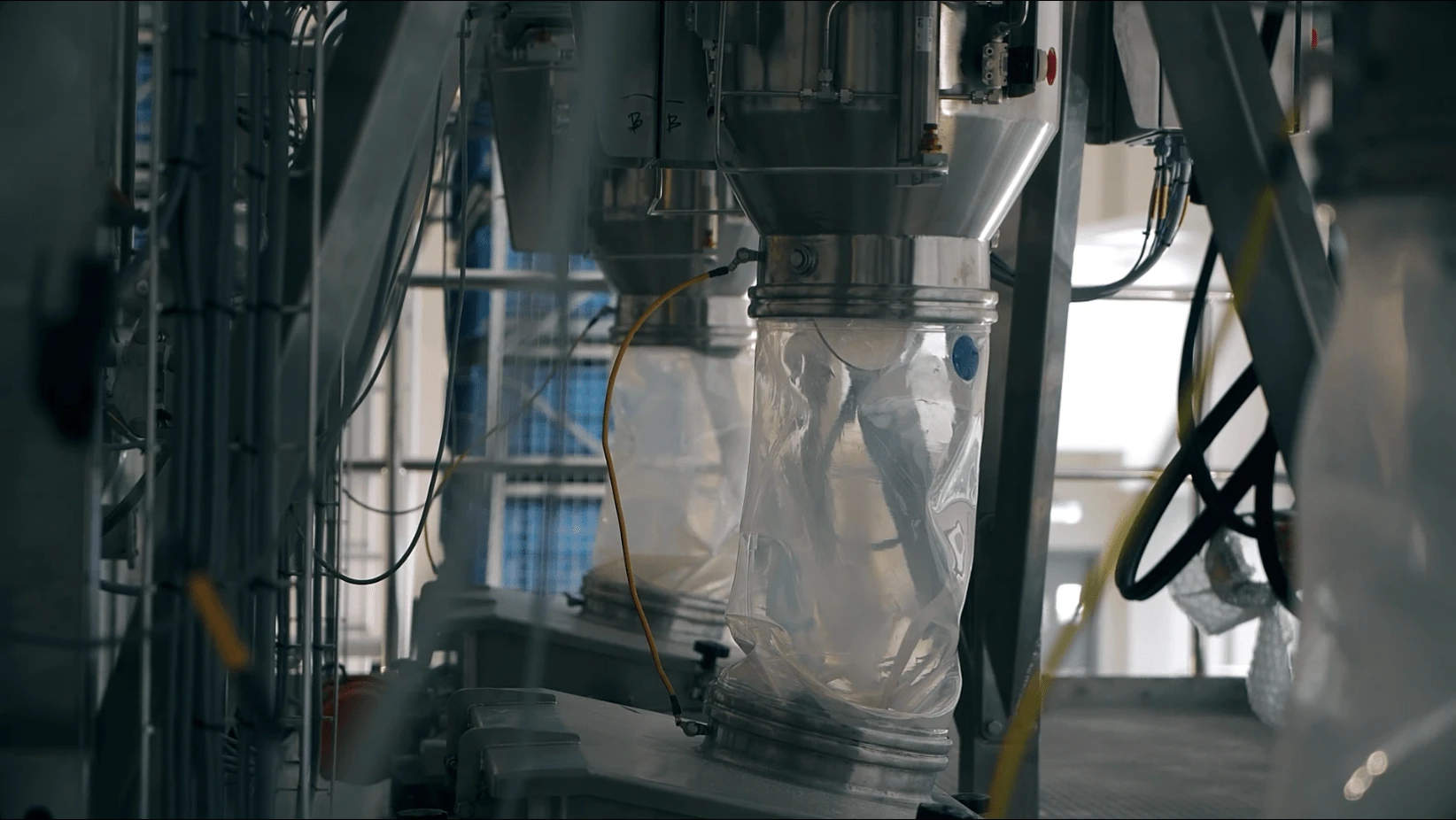 IBC, IBC Filling, IBC Solution, Imtermediate Bulk Container, Cone Valve, CIP