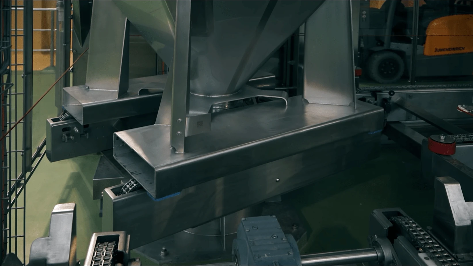 IBC, IBC Filling, IBC Solution, Imtermediate Bulk Container, Cone Valve, CIP