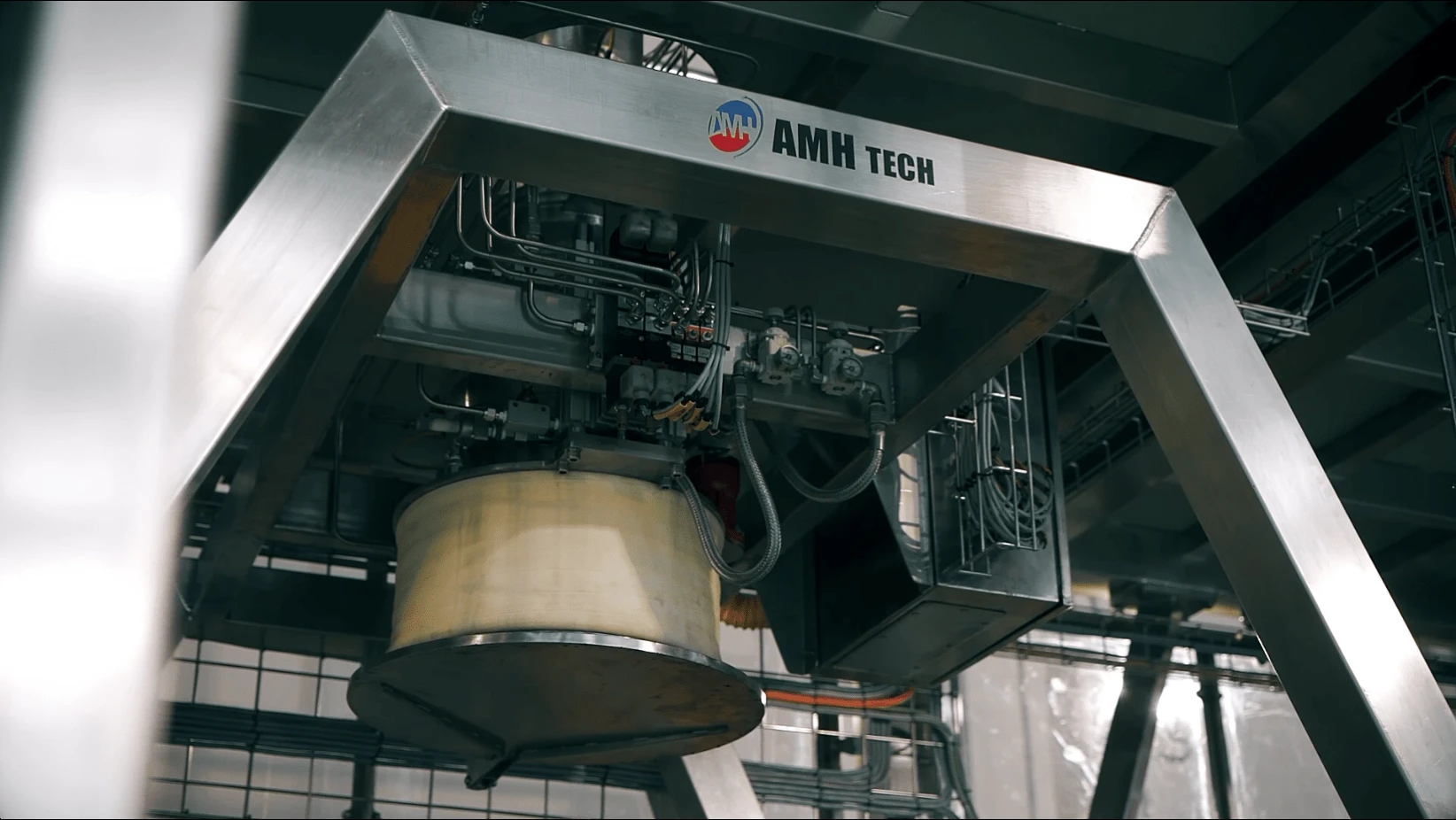 IBC, IBC Filling, IBC Solution, Imtermediate Bulk Container, Cone Valve, CIP