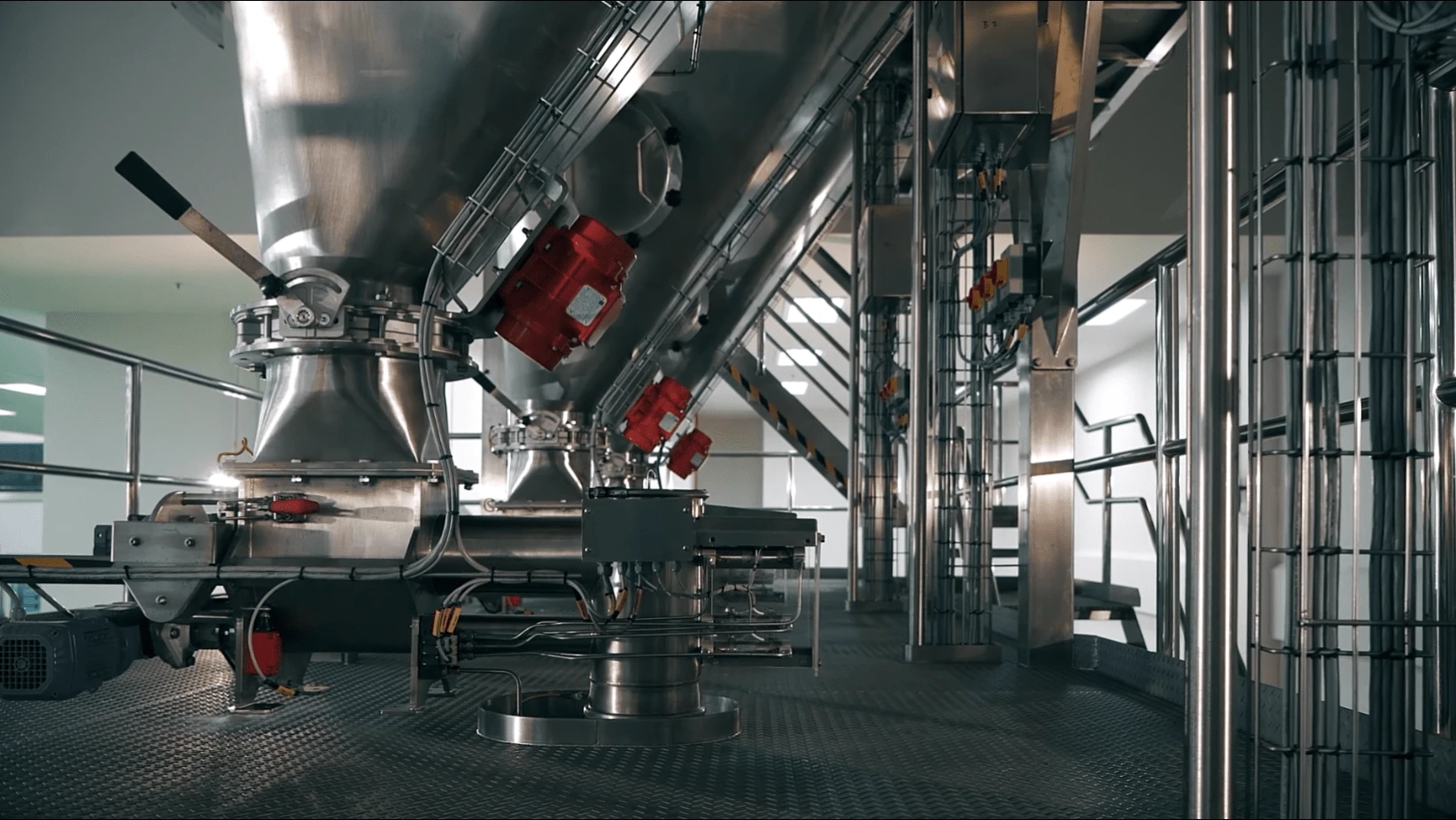 IBC, IBC Filling, IBC Solution, Imtermediate Bulk Container, Cone Valve, CIP